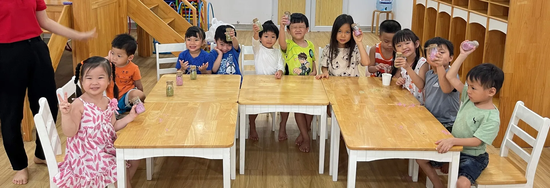 Lo lắng cho con chuẩn bị đi mẫu giáo, ba mẹ cần chuẩn bị gì cho con?