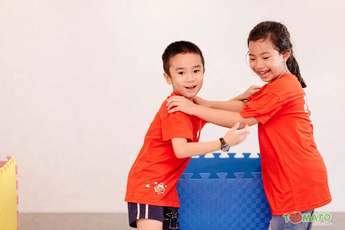 Gợi ý hoạt động vui chơi giúp trẻ phát triển cảm xúc